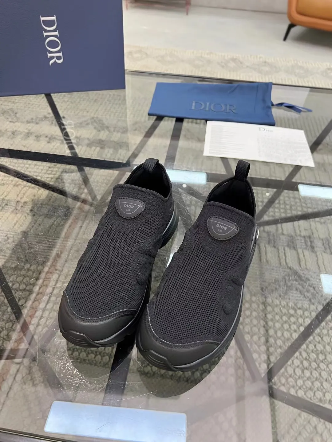 Men's Shoes💰P460💰【DIOR】Dior's new B30 low-top sneakers✅ are carefully made of gray mesh fabric and white technical fabric, decorated with reflective "CD30" graphic logo, and "DIO~B30" and "CD30" logos on the heel and tongue. An extra-light, sculpted rubber sole with signature accents adds style, while internal stretch details create ideal comfort. It can be matched with various casual styles to show a fashionable and modern sports style. Code number: 38-44 (45 can be customized)